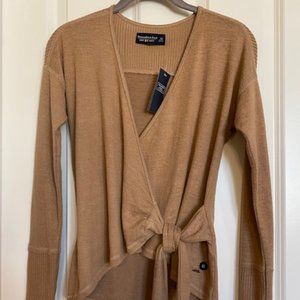 Abercrombie & Fitch   Soft Cozy  Wrap Sweater Long Sleeves  Tan  Size XS